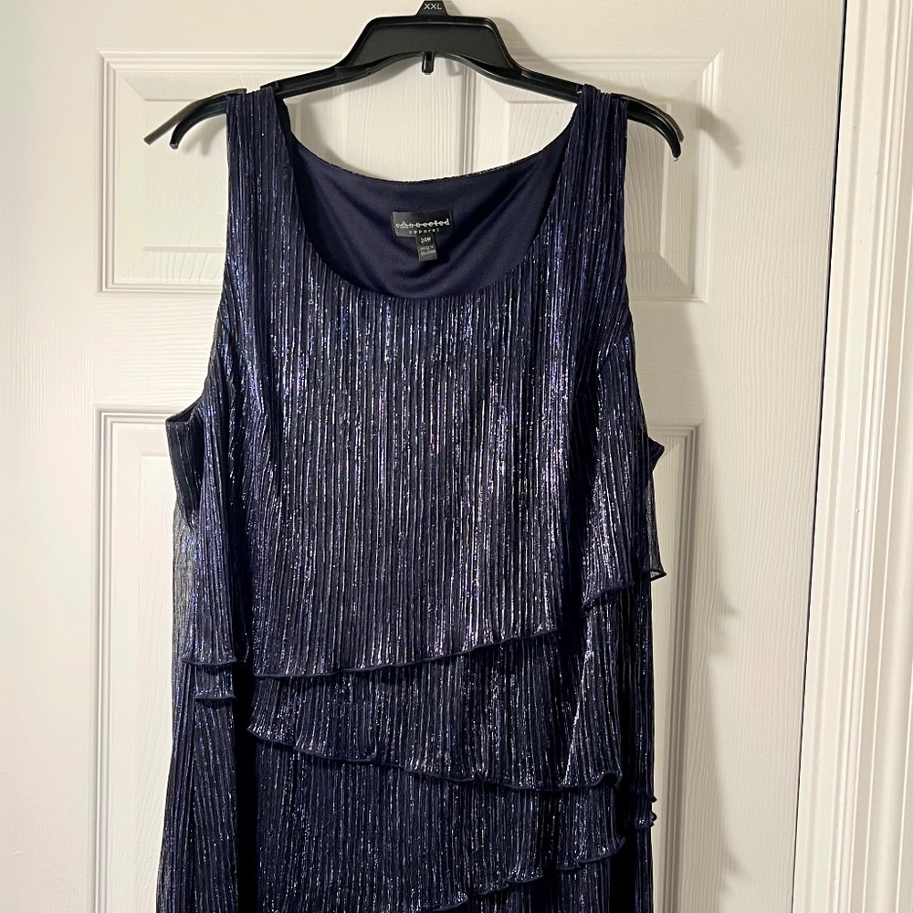 Black/Navy Scalloped Cocktail Dress by Connected Apparel